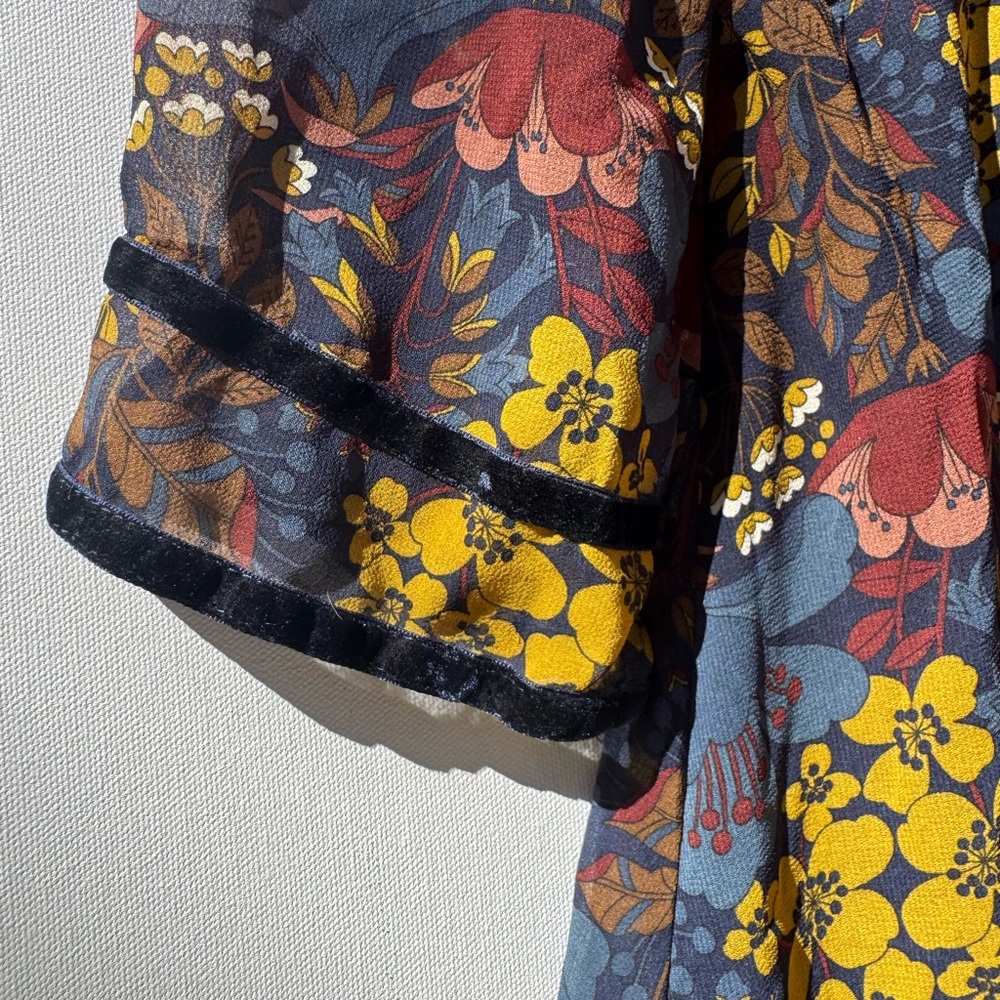 Zara - Floral Patterned Dress with 3/4 Sleeves - Picture 3 of 5